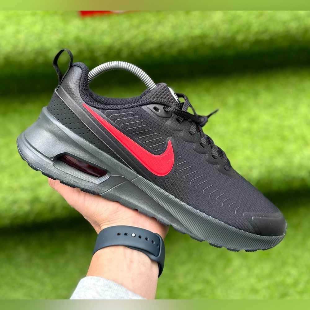 Men's Nike Air Max Nuaxis Black University Red Shoes Brand New 10 US Authentic